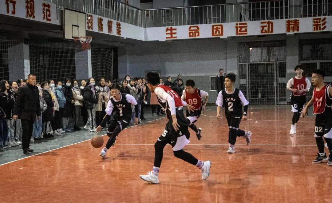 柴沟堡第二中学八年级篮球比赛圆满成功