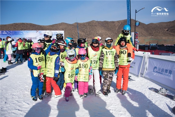 12月5日，崇礼银河滑雪场迎来2020-2021（中国）精英滑雪联赛